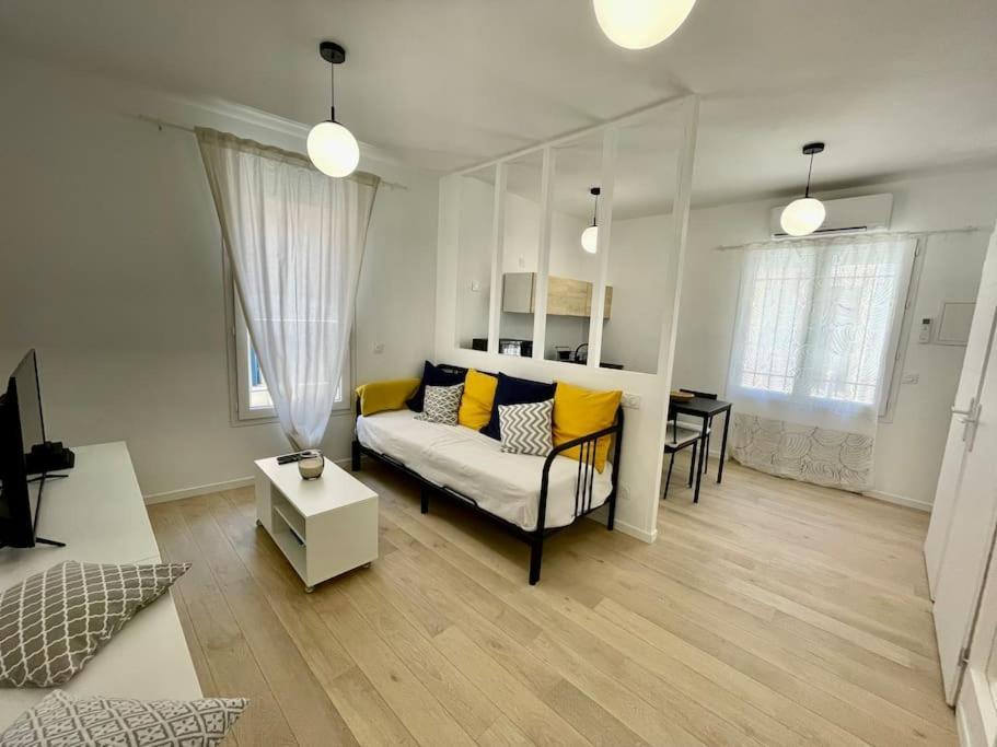 Studio Entierement Renove, Situe Au Coeur Du Quartier Haut Σετ Εξωτερικό φωτογραφία